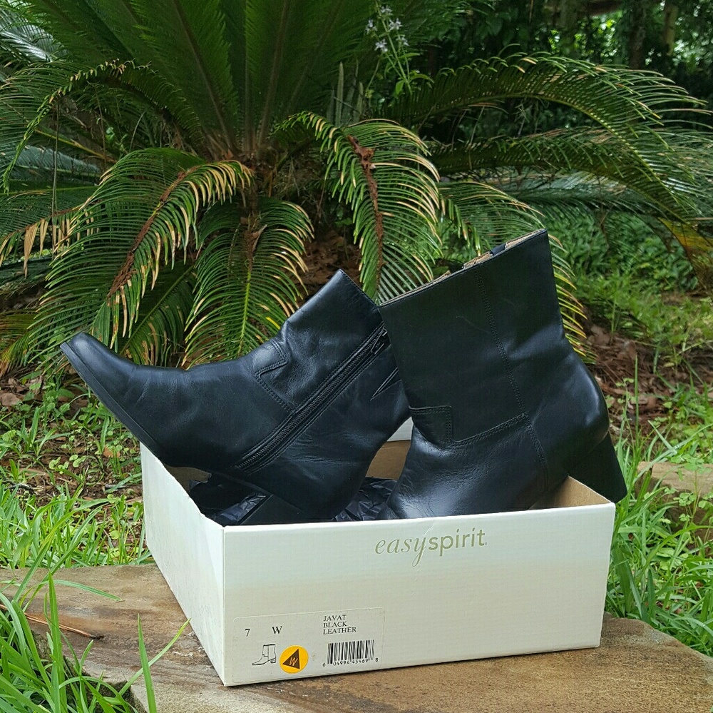 Easy Spirit Leather Boots with Easy Flexible soles